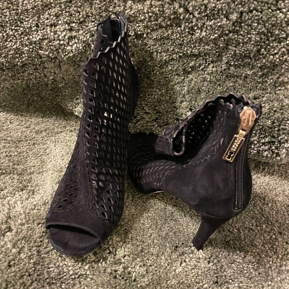 Ankle peep toe shoes